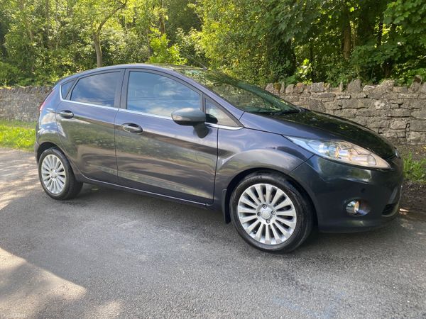 Ford Fiesta Hatchback, Diesel, 2009, Grey