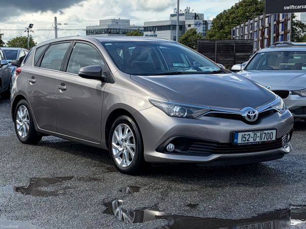 Toyota Auris Hatchback, Petrol, 2015, Bronze