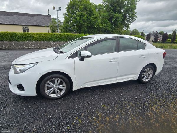 Toyota Avensis Saloon, Diesel, 2015, White