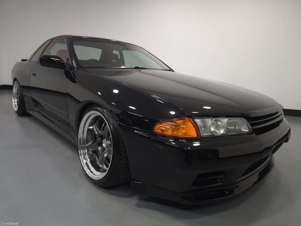 Nissan Skyline Coupe, Petrol, 1990, Black