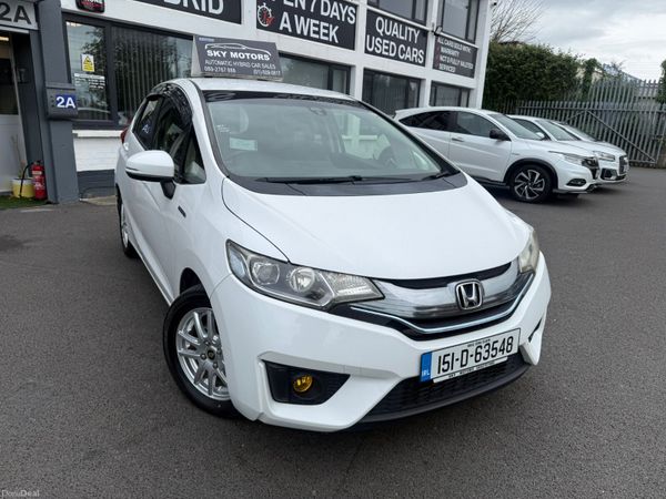 Honda Fit Hatchback, Petrol Hybrid, 2015, White