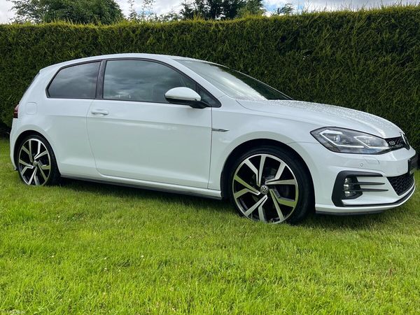 Volkswagen Golf Hatchback, Diesel, 2019, White