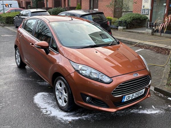 Ford Fiesta Hatchback, Petrol, 2013, Gold