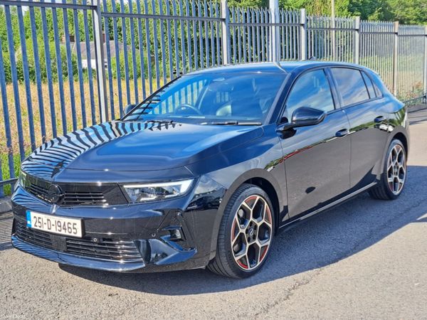 Opel Astra Hatchback, Diesel, 2025, Black