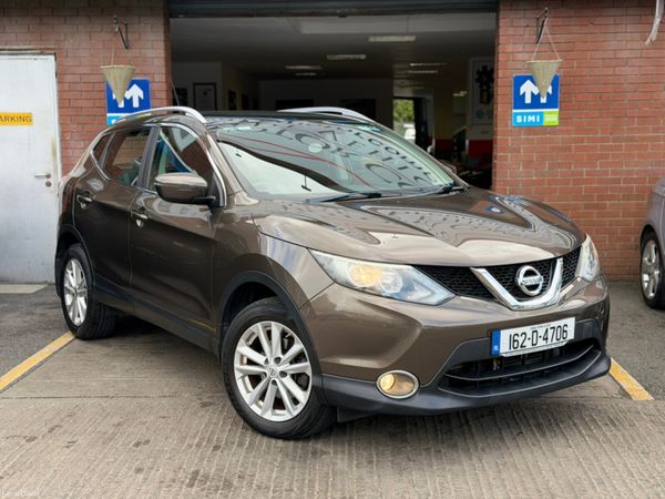 Nissan Qashqai MPV, Petrol, 2016, Brown