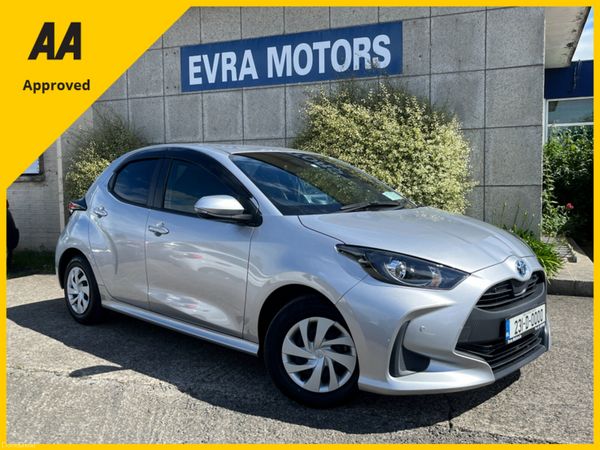 Toyota Yaris Hatchback, Petrol Hybrid, 2023, Grey