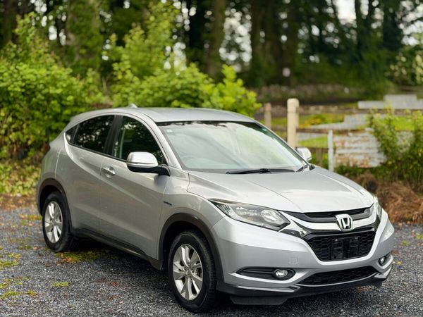 Honda Vezel SUV, Petrol Hybrid, 2015, Silver