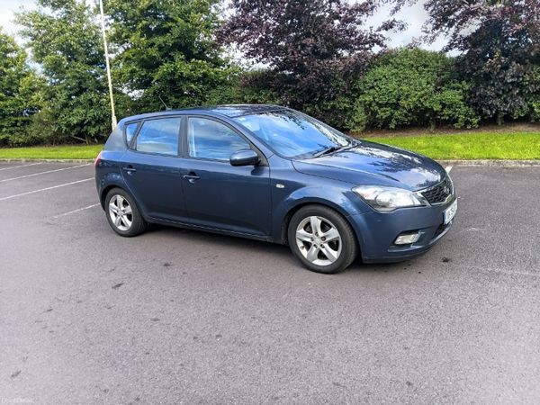 Kia Ceed Hatchback, Diesel, 2010, Blue