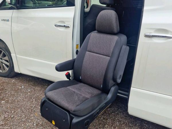 Toyota Vellfire MPV, Petrol Hybrid, 2013, Gold