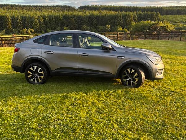 Renault Arkana Hatchback, Petrol, 2022, Grey