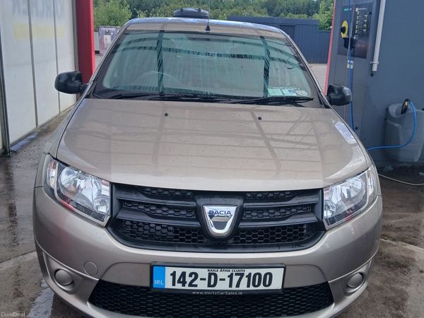 Dacia Sandero Hatchback, Petrol, 2014, Gold