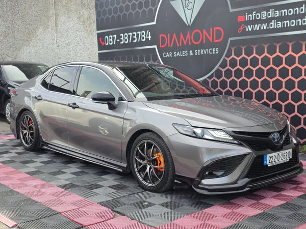 Toyota Camry Saloon, Petrol Hybrid, 2022, Grey