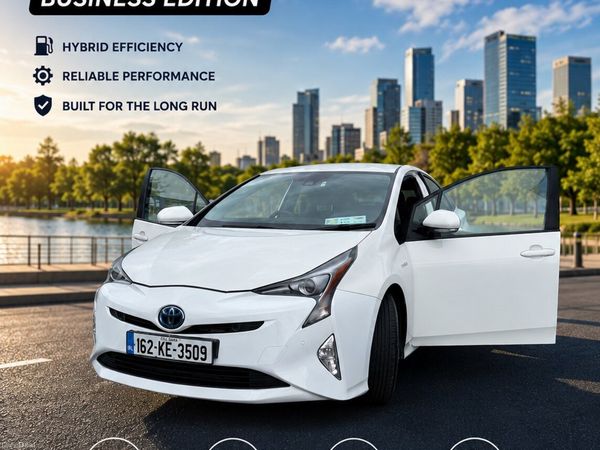 Toyota Prius Hatchback, Petrol Hybrid, 2016, White