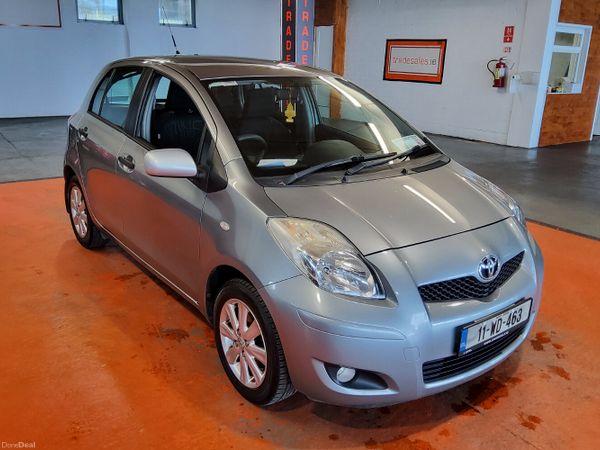Toyota Yaris Hatchback, Petrol, 2011, Silver