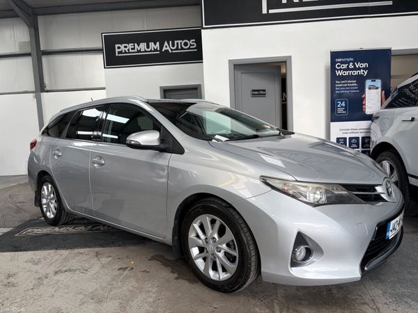 Toyota Auris Estate/Jeep, Diesel, 2014, Silver