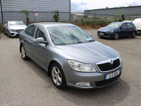 Skoda Octavia Saloon, Diesel, 2012, Grey