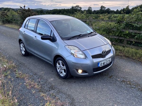 Toyota Yaris Hatchback, Petrol, 2010, Silver