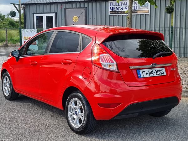 Ford Fiesta Hatchback, Diesel, 2017, Red