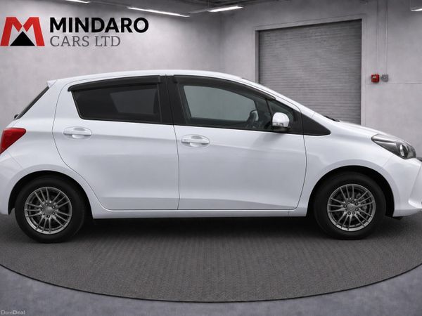 Toyota Yaris Hatchback, Petrol, 2016, White
