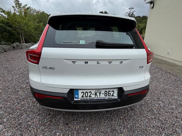Volvo XC40 Estate/Jeep, Petrol, 2020, White