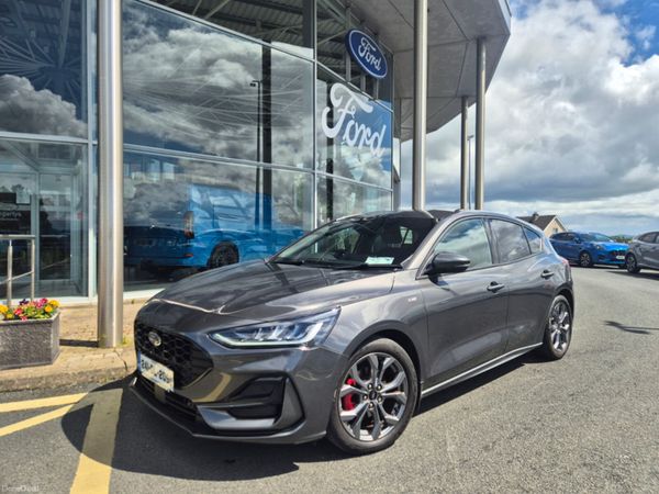 Ford Focus Hatchback, Petrol, 2024, Grey