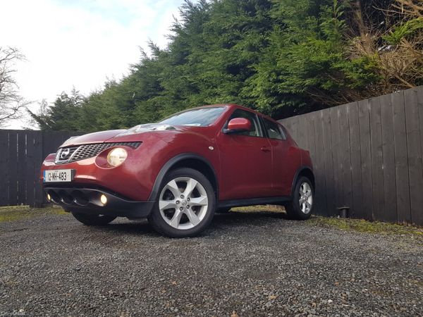 Nissan Juke SUV, Petrol, 2012, Red