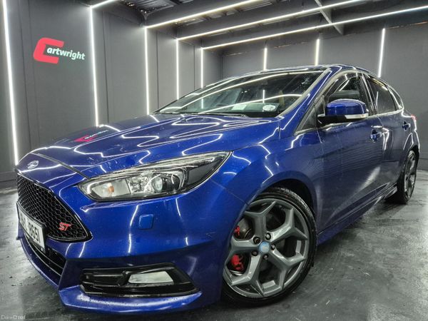 Ford Focus Hatchback, Diesel, 2015, Blue