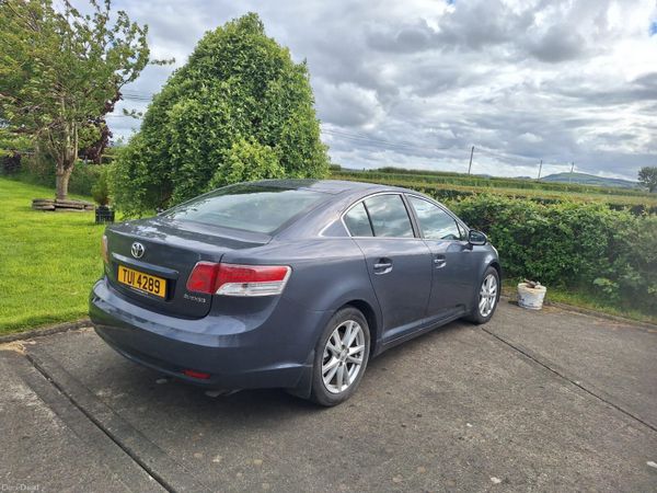 Toyota Avensis Saloon, Petrol, 2010, Blue