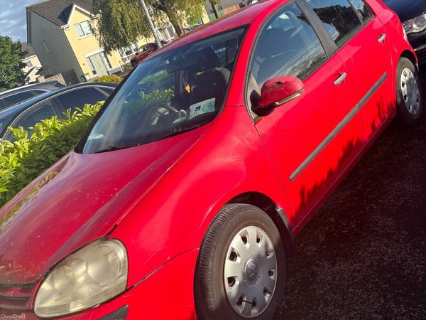 Volkswagen Golf Hatchback, Petrol, 2005, Red