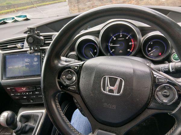 Toyota Aqua Hatchback, Petrol Hybrid, 2016, Silver
