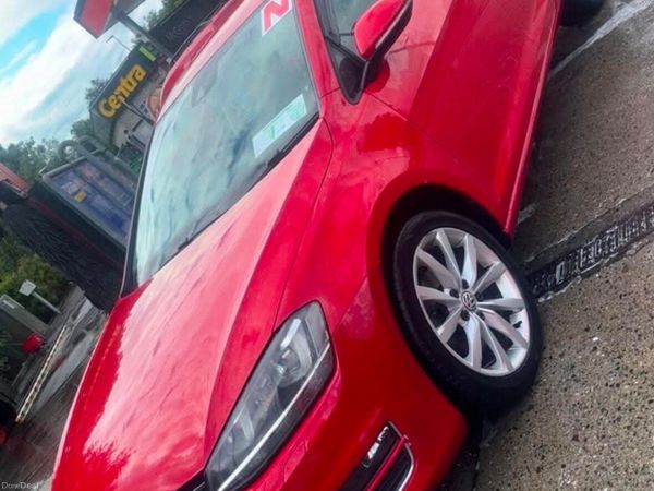 Volkswagen Golf Hatchback, Petrol, 2016, Red
