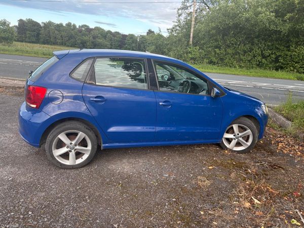 Volkswagen Polo Hatchback, Petrol, 2012, Blue