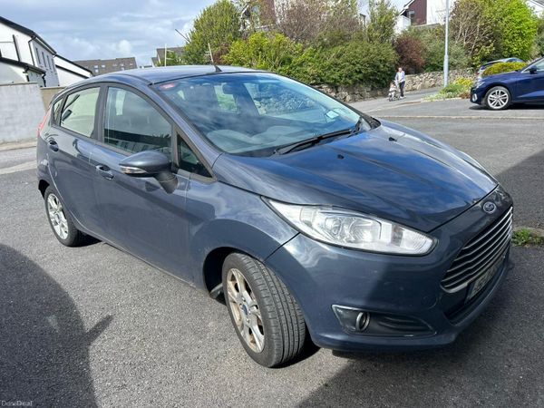 Ford Fiesta Hatchback, Petrol, 2015, Grey