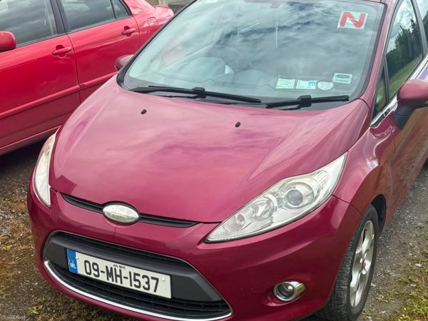 Ford Fiesta Hatchback, Petrol, 2009, Red