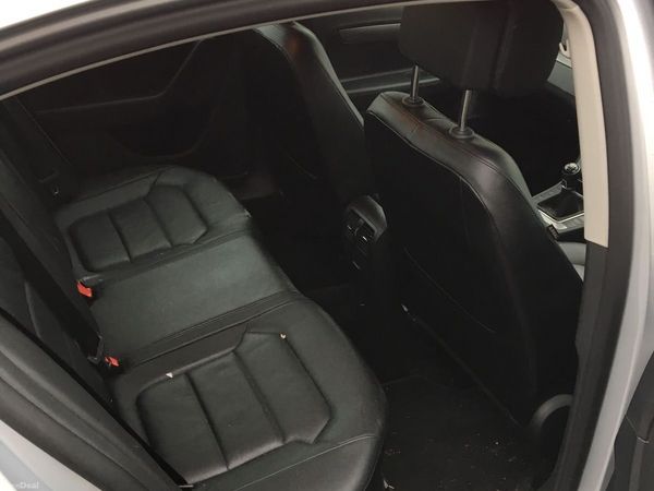 Volkswagen Passat Saloon, Diesel, 2014, Silver
