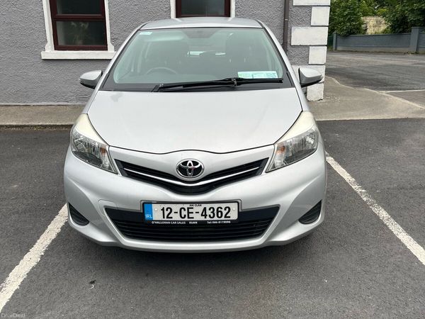Toyota Yaris Hatchback, Petrol, 2012, Silver