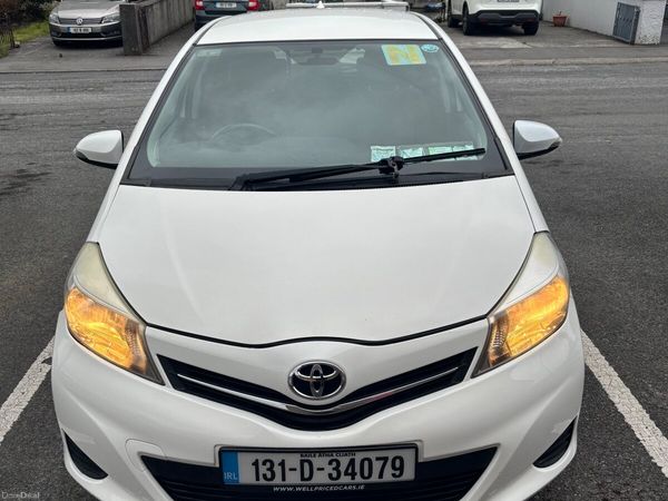 Toyota Yaris Hatchback, Petrol, 2013, White