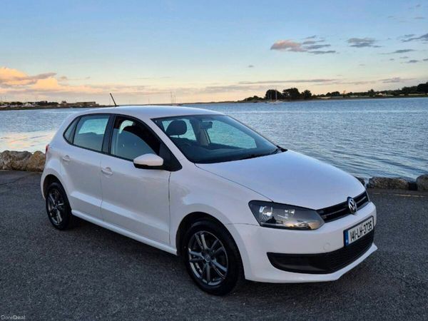 Volkswagen Polo Hatchback, Petrol, 2014, White