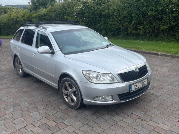 Skoda Octavia Estate, Diesel, 2012, Silver