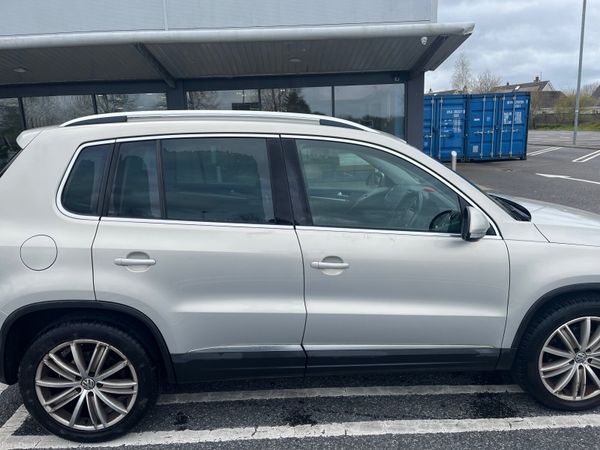 Volkswagen Tiguan SUV, Diesel, 2014, Silver