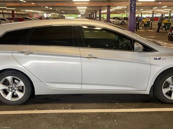 Hyundai i40 Estate, Diesel, 2014, Silver