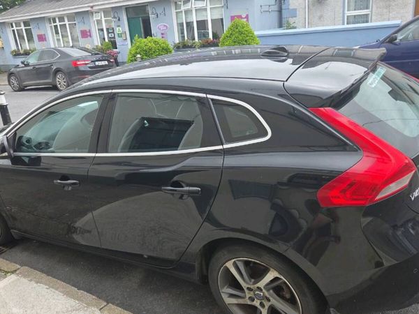 Volvo V40 Hatchback, Diesel, 2016, Black