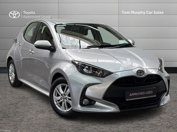 Toyota Yaris Hatchback, Petrol Hybrid, 2024, Silver
