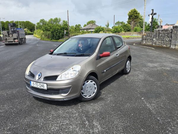 Renault Clio Hatchback, Ethanol Petrol, 2010, Gold