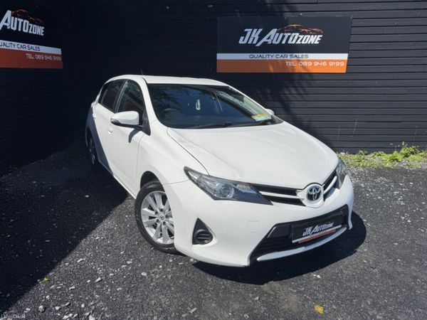 Toyota Auris Van, Diesel, 2015, White