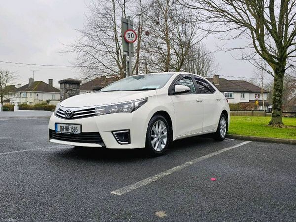 Toyota Corolla Saloon, Diesel, 2016, White