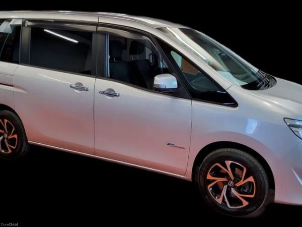 Nissan Serena MPV, Petrol Hybrid, 2015, Silver