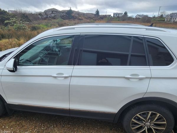 Volkswagen Tiguan SUV, Diesel, 2017, White