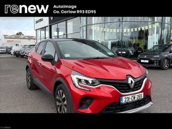 Renault Captur Hatchback, Petrol, 2023, Red