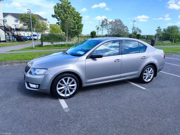 Skoda Octavia Saloon, Diesel, 2016, Beige